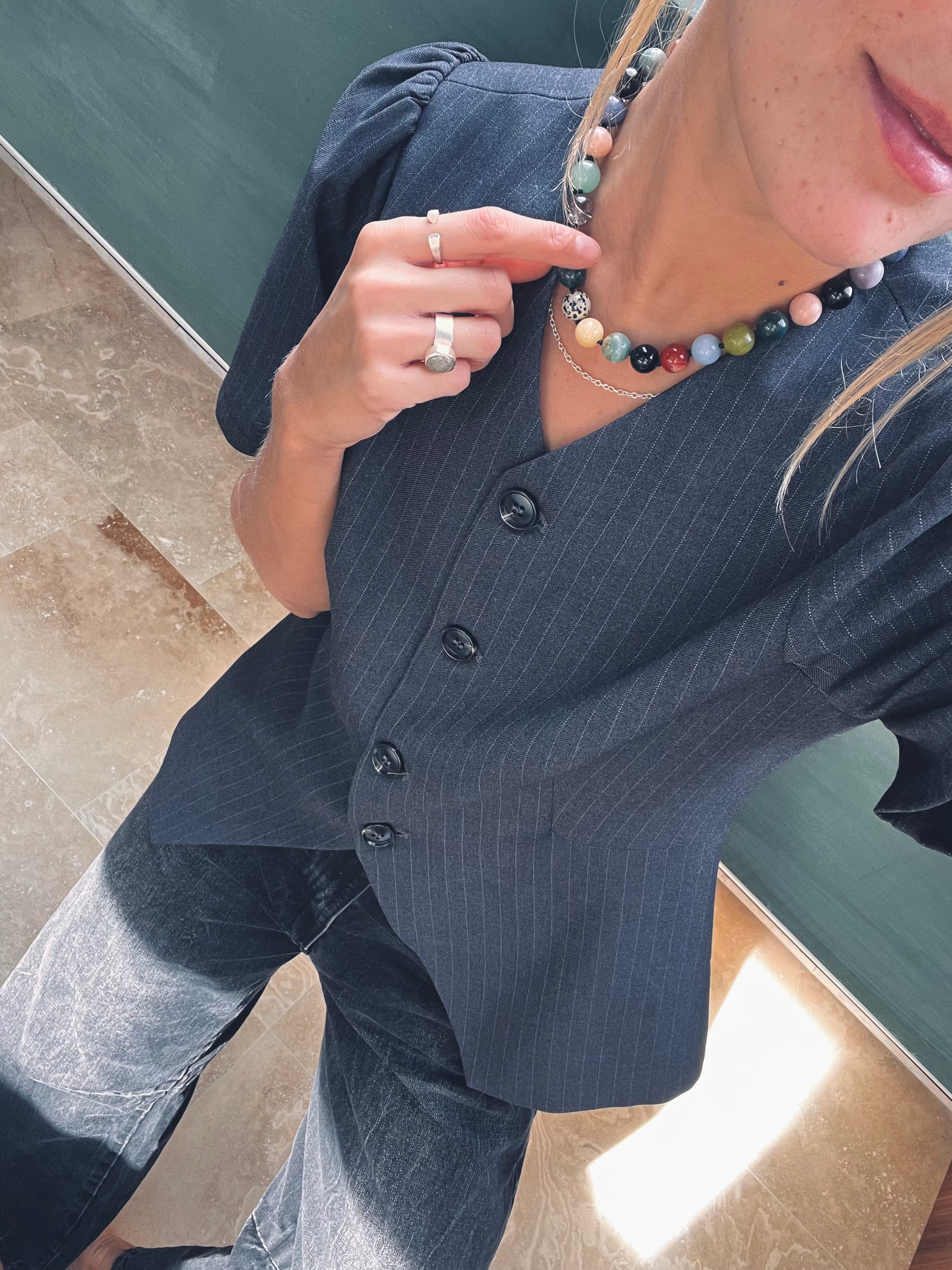 Spalvoti natūralių akmenų kasdieniniai karoliai su paauksuotu arba 925 sidabro užsegimu – FIDÈS