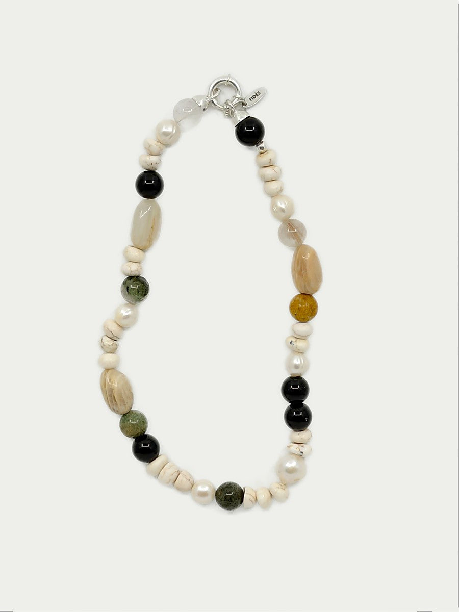 Signature assymetric necklace | Pearls & stones