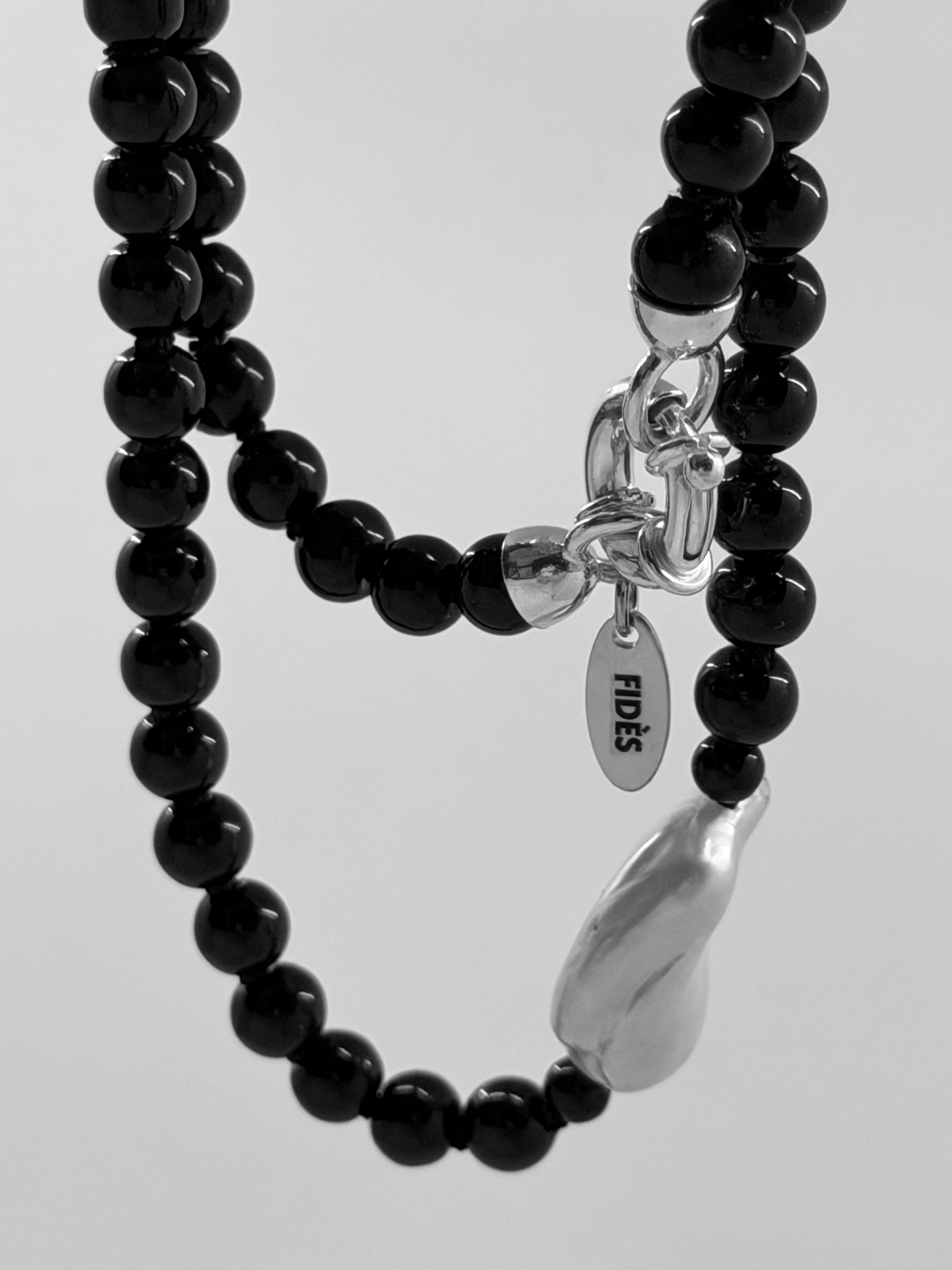 Pearl element Necklace | Onyx & Baroque Pearl