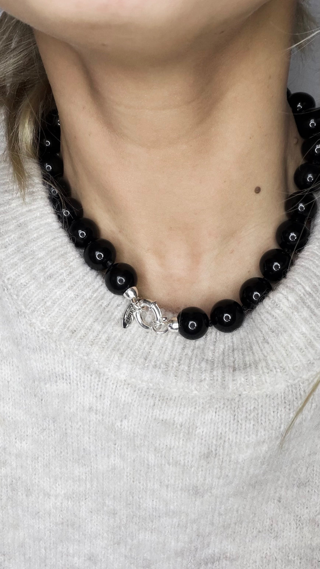 Accent element necklace | Onyx