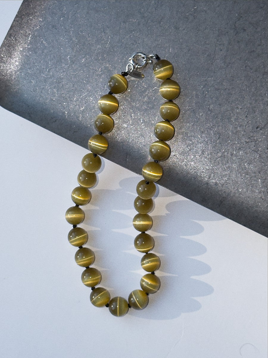 Olive green necklace | Cat's eye