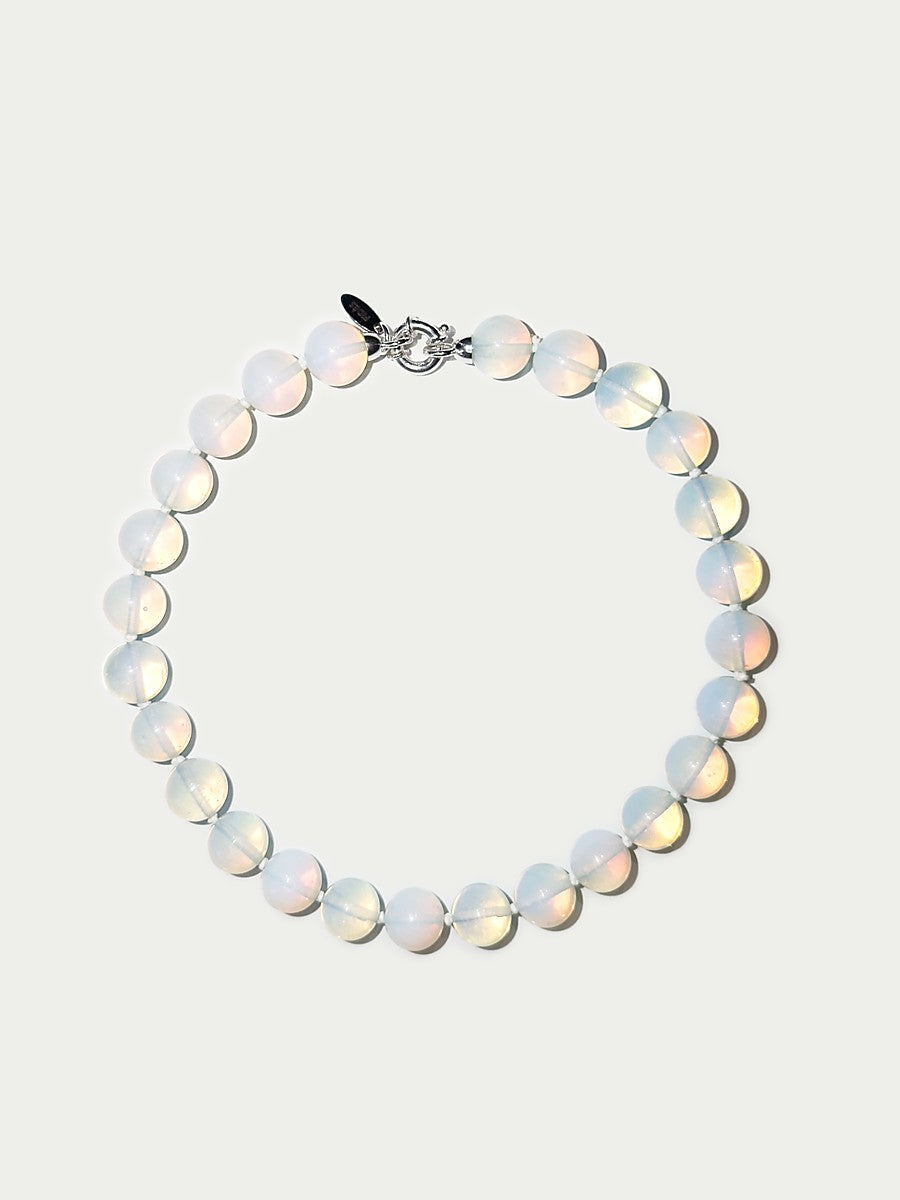 Švytintis vėrinys | Opalitas 