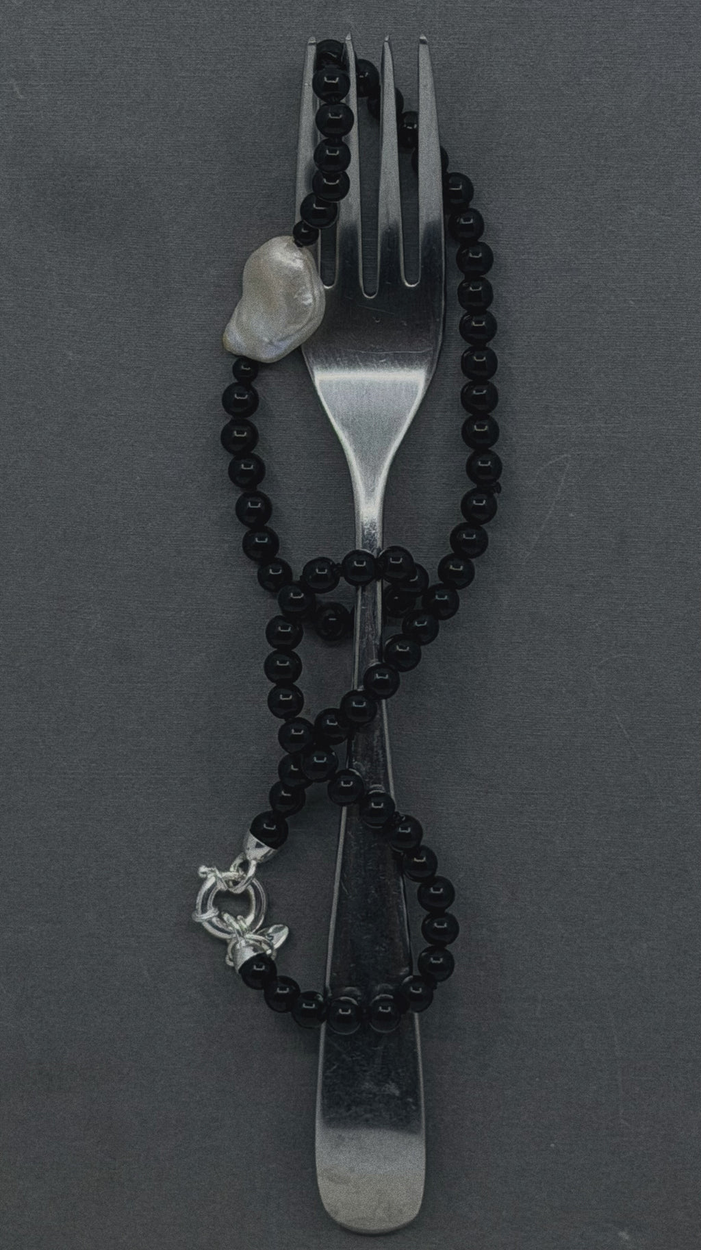 Pearl element Necklace | Onyx & Baroque Pearl