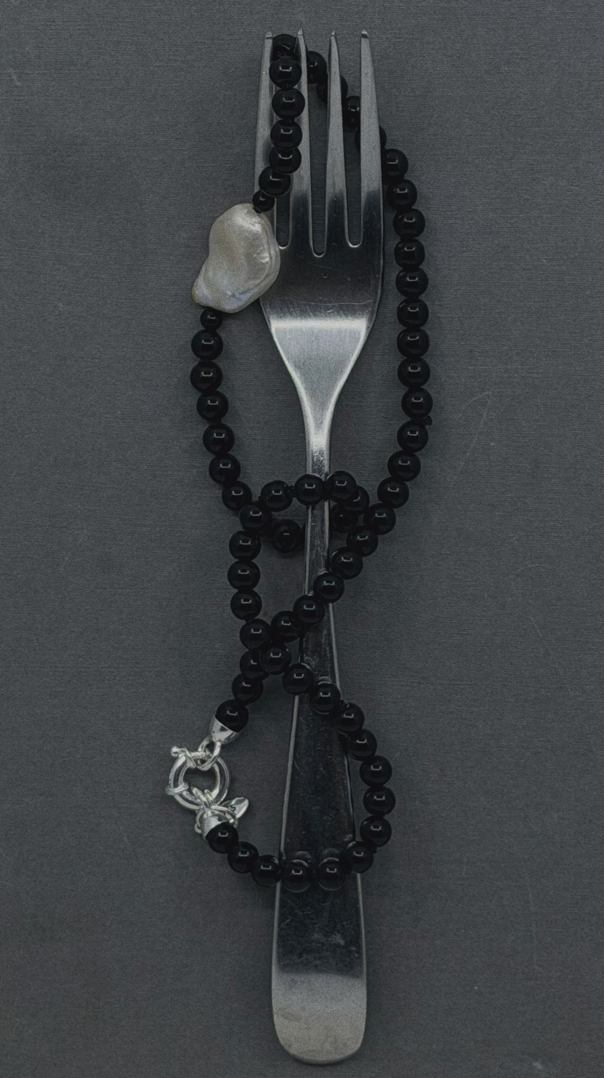 Pearl element Necklace | Onyx & Baroque Pearl